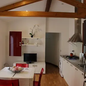 ruga-giuffa-house.hotelinveneto.com/